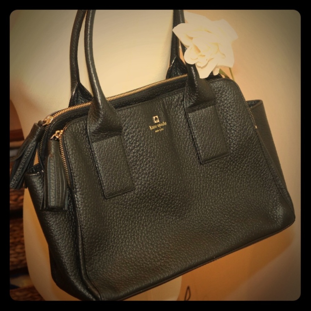 Gently used Kate Spade Bag basically new - black